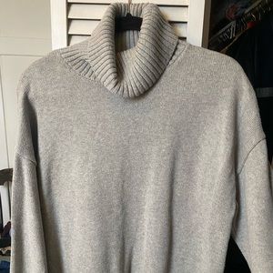Grey gap turtleneck sweater